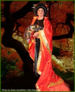 Terry D'Andrea as Katisha in THE MIKADO.  (Photo credit: Robin Goodfellow Web Designs)